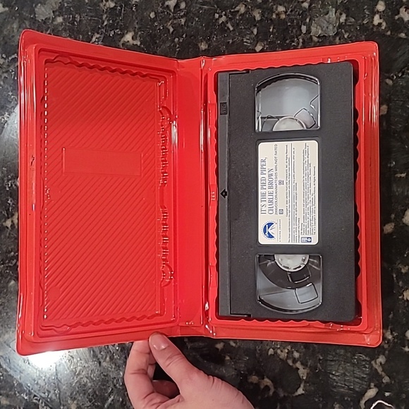 Peanuts Classics Charlie Brown VHS Set - Picture 8 of 9